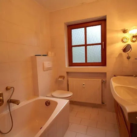 Apartment Mit Garten In Partenkirchen *